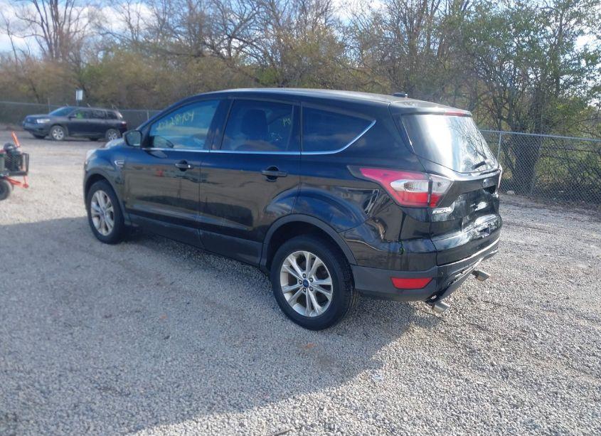 Photo 3 of 2017 Ford Escape SE (VIN 1FMCU9GDXHUA86609)