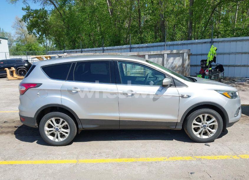 Photo 13 of 2017 Ford Escape SE (VIN 1FMCU9GDXHUB15025)