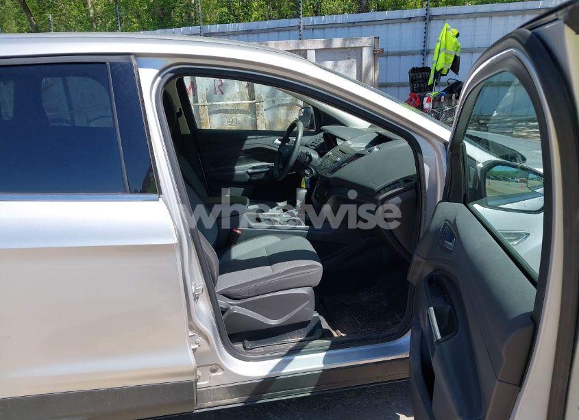 Photo 5 of 2017 Ford Escape SE (VIN 1FMCU9GDXHUB15025)