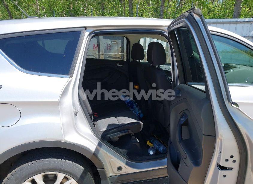 Photo 8 of 2017 Ford Escape SE (VIN 1FMCU9GDXHUB15025)