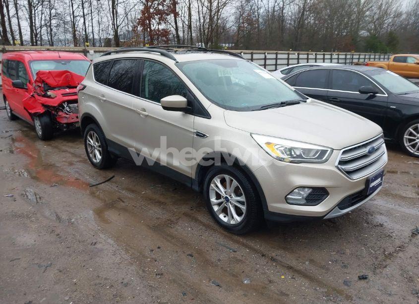 2017 Ford Escape SE (VIN 1FMCU9GDXHUB34352) main photo