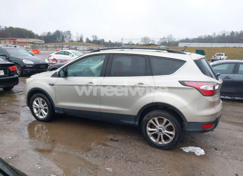 Photo 14 of 2017 Ford Escape SE (VIN 1FMCU9GDXHUB34352)
