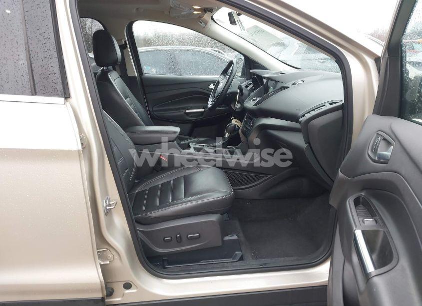 Photo 5 of 2017 Ford Escape SE (VIN 1FMCU9GDXHUB34352)