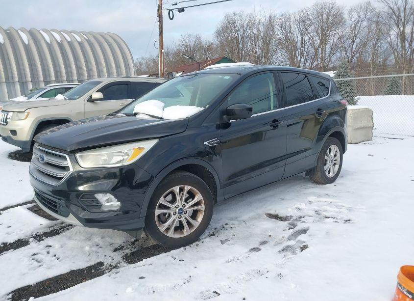 Photo 2 of 2017 Ford Escape SE (VIN 1FMCU9GDXHUB34903)