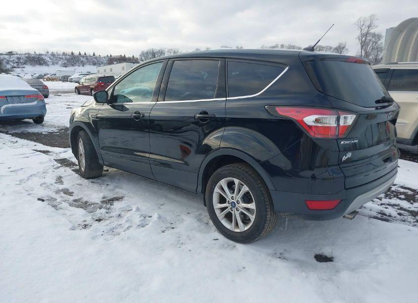 Photo 3 of 2017 Ford Escape SE (VIN 1FMCU9GDXHUB34903)