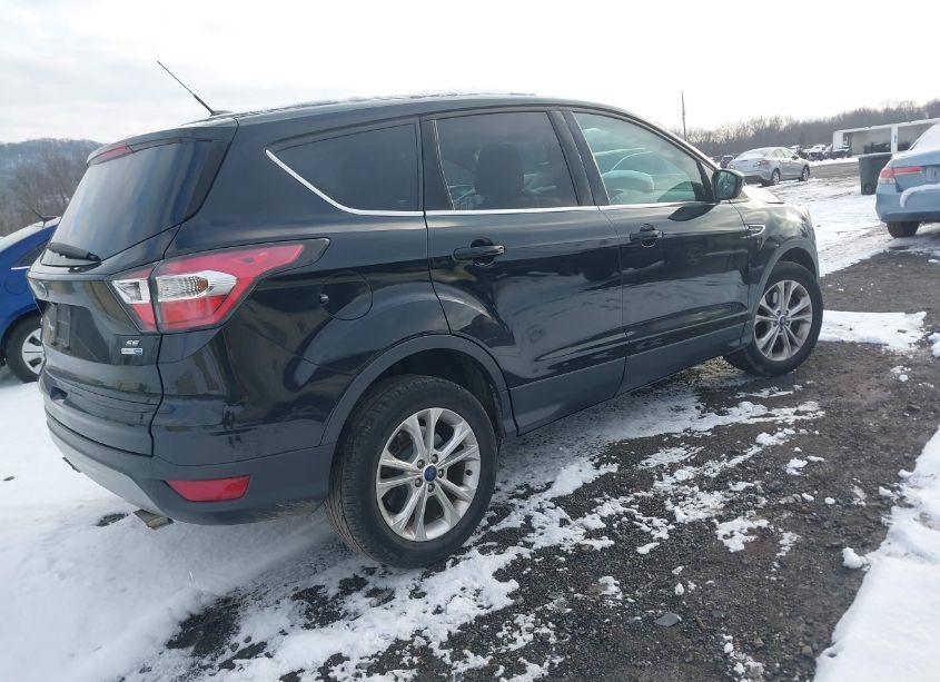Photo 4 of 2017 Ford Escape SE (VIN 1FMCU9GDXHUB34903)