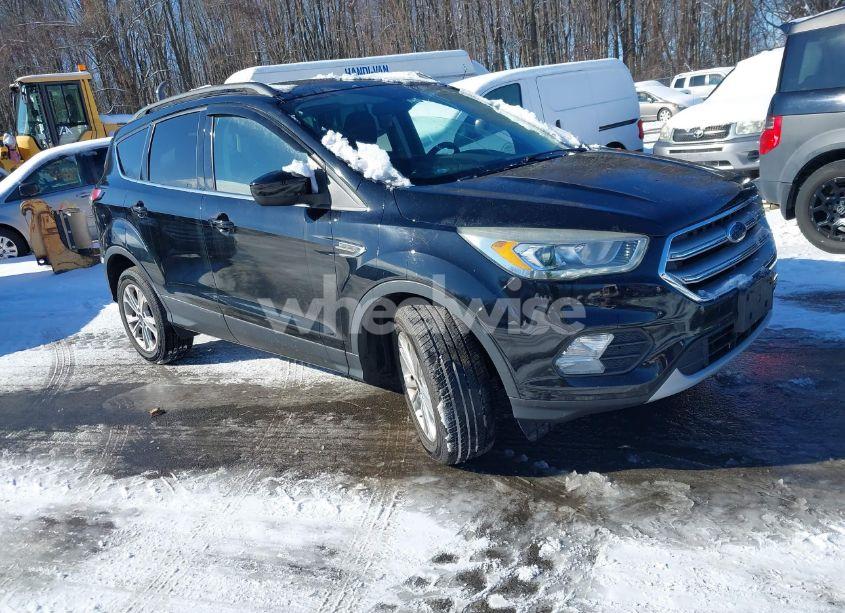 2017 Ford Escape SE (VIN 1FMCU9GDXHUC05999) main photo