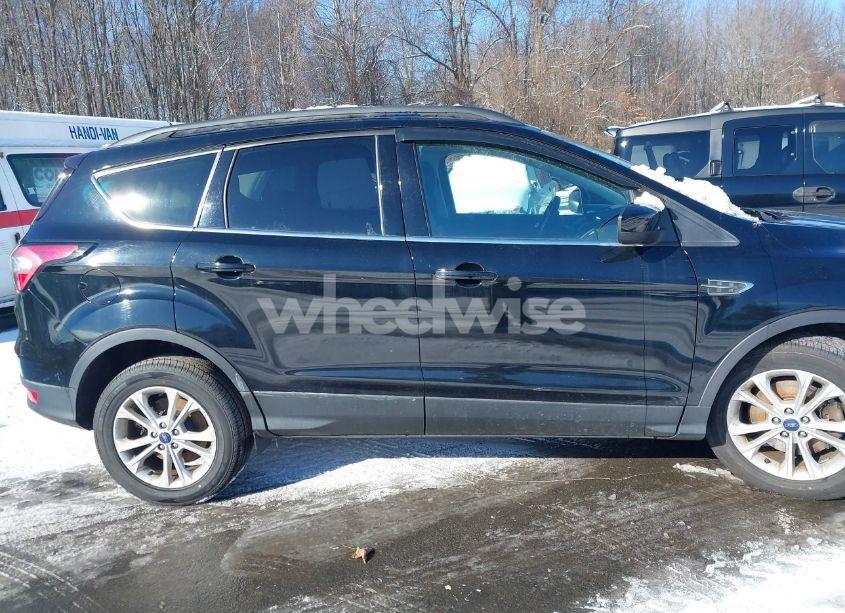 Photo 13 of 2017 Ford Escape SE (VIN 1FMCU9GDXHUC05999)