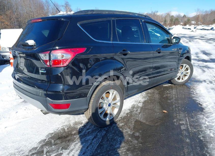 Photo 4 of 2017 Ford Escape SE (VIN 1FMCU9GDXHUC05999)
