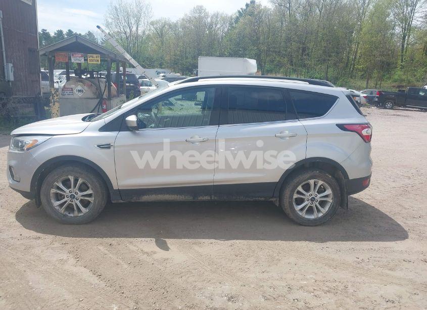 Photo 14 of 2017 Ford Escape SE (VIN 1FMCU9GDXHUC16596)