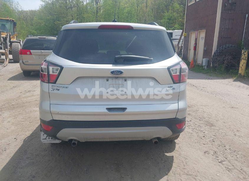 Photo 16 of 2017 Ford Escape SE (VIN 1FMCU9GDXHUC16596)