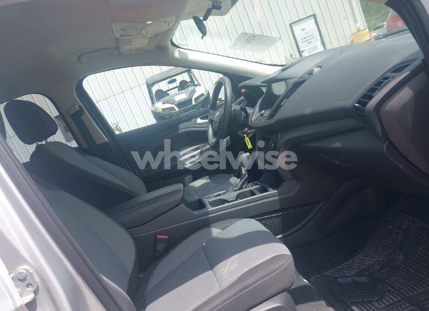 Photo 5 of 2017 Ford Escape SE (VIN 1FMCU9GDXHUC16596)