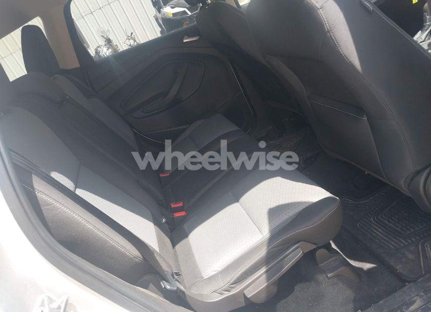 Photo 8 of 2017 Ford Escape SE (VIN 1FMCU9GDXHUC16596)