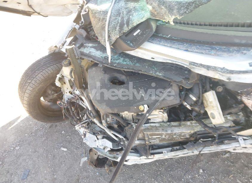 Photo 10 of 2017 Ford Escape SE (VIN 1FMCU9GDXHUC32331)