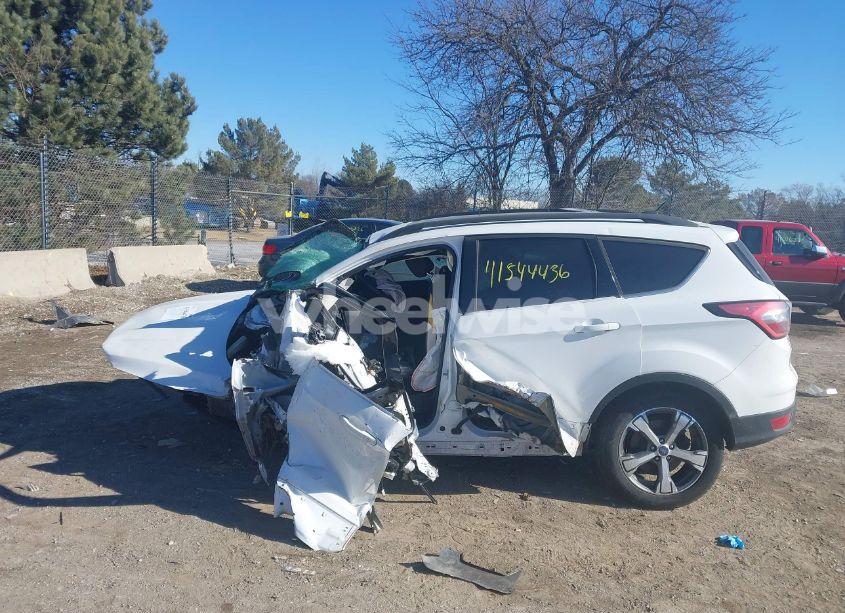 Photo 14 of 2017 Ford Escape SE (VIN 1FMCU9GDXHUC32331)