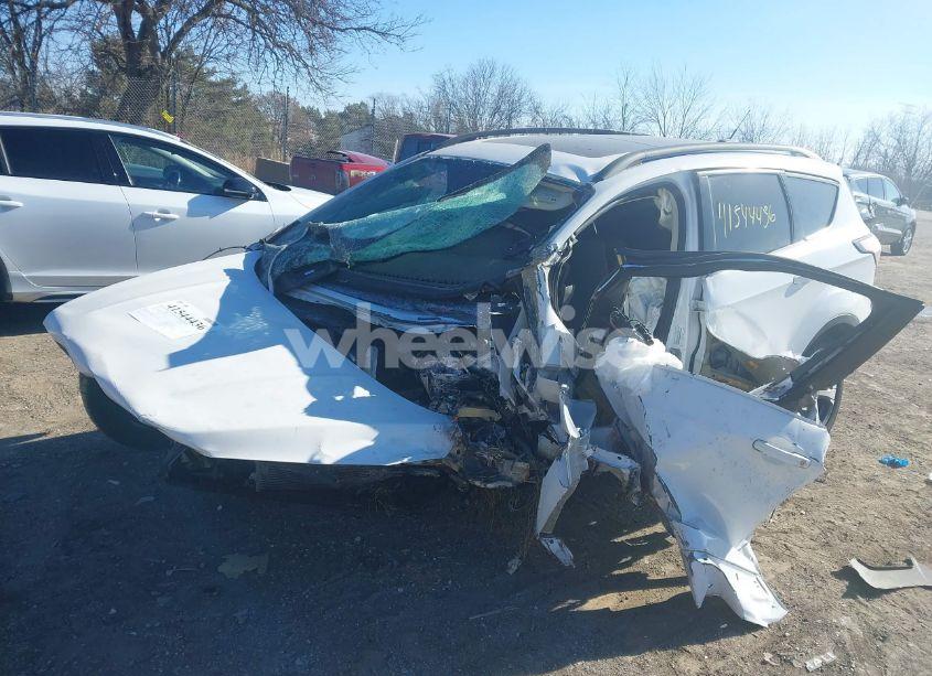 Photo 2 of 2017 Ford Escape SE (VIN 1FMCU9GDXHUC32331)