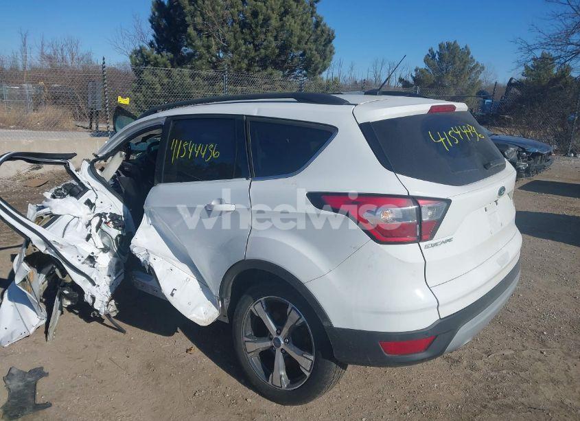 Photo 3 of 2017 Ford Escape SE (VIN 1FMCU9GDXHUC32331)
