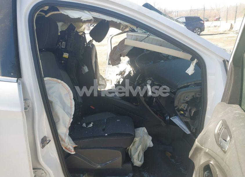 Photo 5 of 2017 Ford Escape SE (VIN 1FMCU9GDXHUC32331)