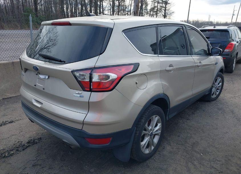 Photo 4 of 2017 Ford Escape SE (VIN 1FMCU9GDXHUC45600)