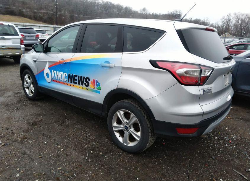 Photo 3 of 2017 Ford Escape SE (VIN 1FMCU9GDXHUC61506)