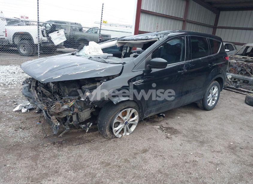 Photo 2 of 2017 Ford Escape SE (VIN 1FMCU9GDXHUC61649)