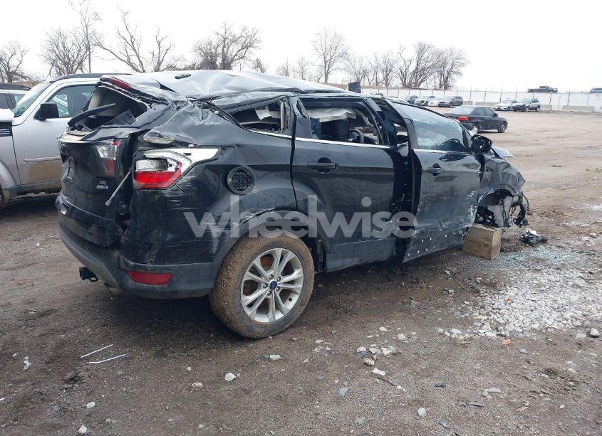 Photo 4 of 2017 Ford Escape SE (VIN 1FMCU9GDXHUC61649)