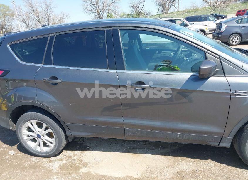 Photo 13 of 2017 Ford Escape SE (VIN 1FMCU9GDXHUC62428)