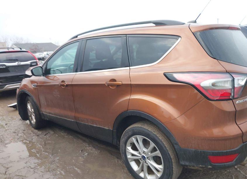 Photo 15 of 2017 Ford Escape SE (VIN 1FMCU9GDXHUC75356)
