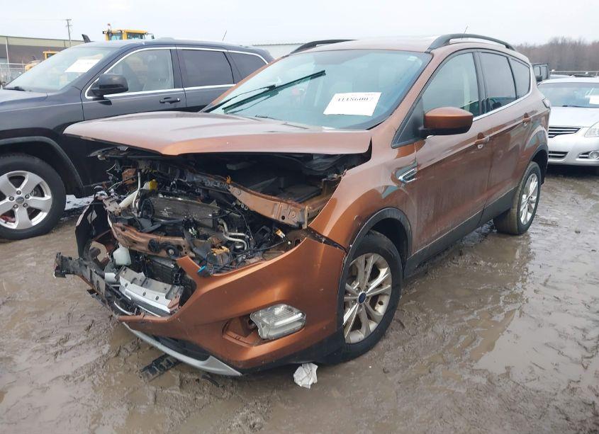 Photo 2 of 2017 Ford Escape SE (VIN 1FMCU9GDXHUC75356)