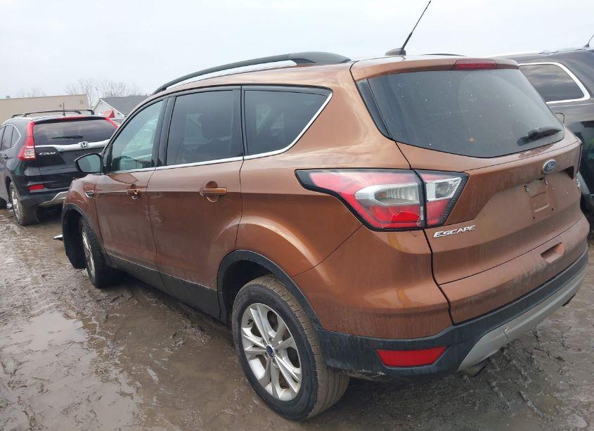 Photo 3 of 2017 Ford Escape SE (VIN 1FMCU9GDXHUC75356)