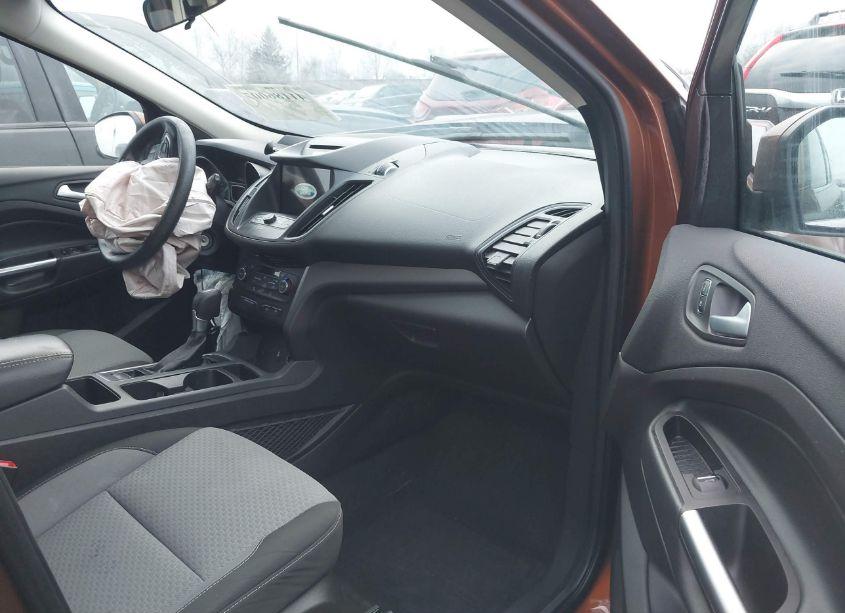 Photo 5 of 2017 Ford Escape SE (VIN 1FMCU9GDXHUC75356)