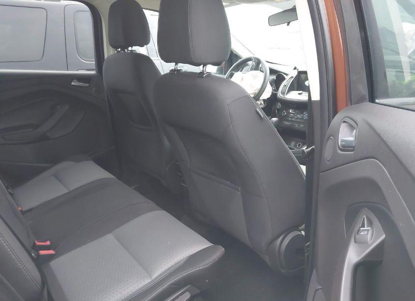 Photo 8 of 2017 Ford Escape SE (VIN 1FMCU9GDXHUC75356)