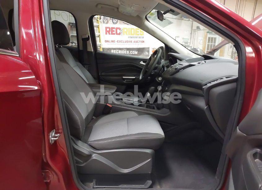 Photo 5 of 2017 Ford Escape SE (VIN 1FMCU9GDXHUC83201)