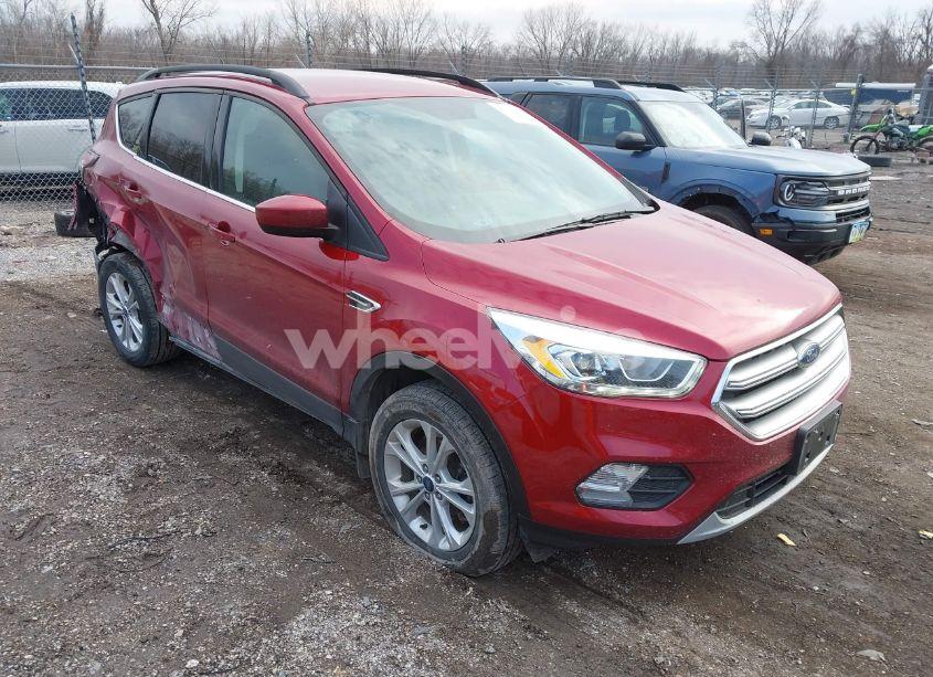 2017 Ford Escape SE (VIN 1FMCU9GDXHUC87569) main photo