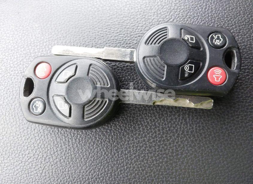 Photo 11 of 2017 Ford Escape SE (VIN 1FMCU9GDXHUC87569)