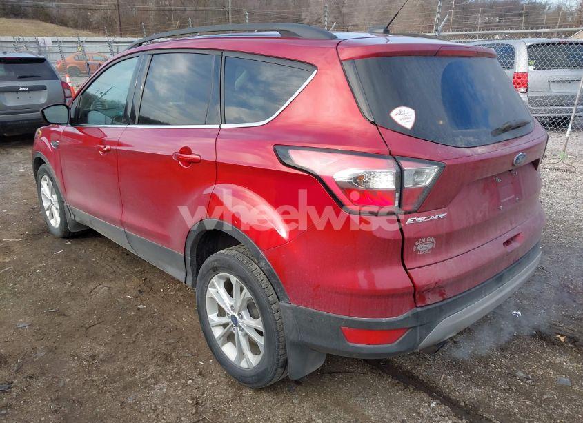 Photo 3 of 2017 Ford Escape SE (VIN 1FMCU9GDXHUC87569)