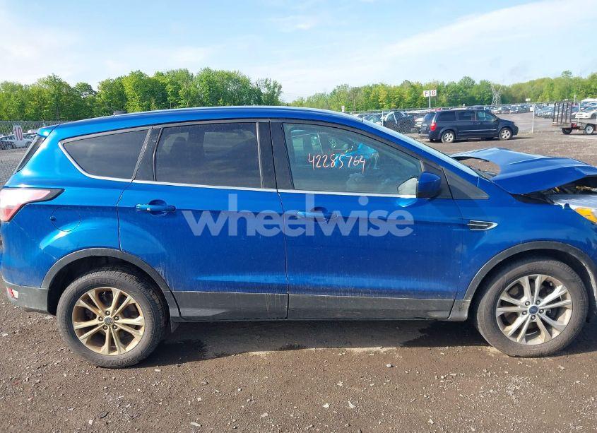 Photo 13 of 2017 Ford Escape SE (VIN 1FMCU9GDXHUD17055)