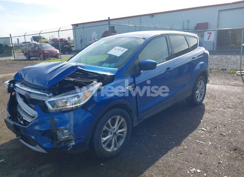 Photo 2 of 2017 Ford Escape SE (VIN 1FMCU9GDXHUD17055)