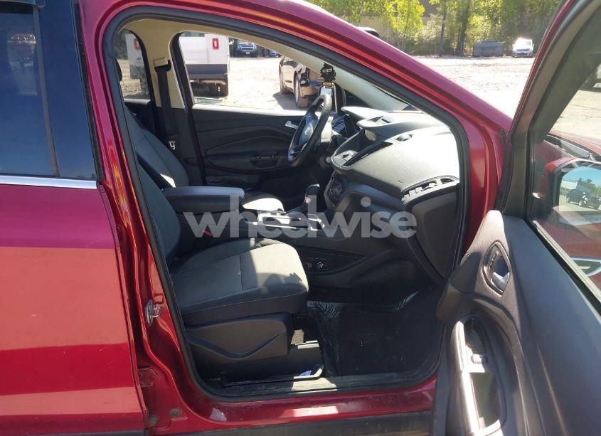 Photo 5 of 2017 Ford Escape SE (VIN 1FMCU9GDXHUD63338)