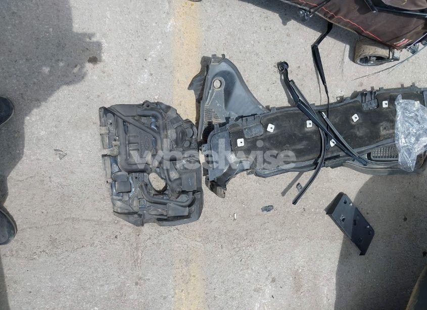 Photo 12 of 2017 Ford Escape SE (VIN 1FMCU9GDXHUD66417)