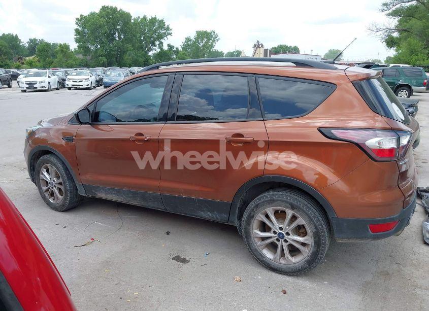 Photo 15 of 2017 Ford Escape SE (VIN 1FMCU9GDXHUD66417)