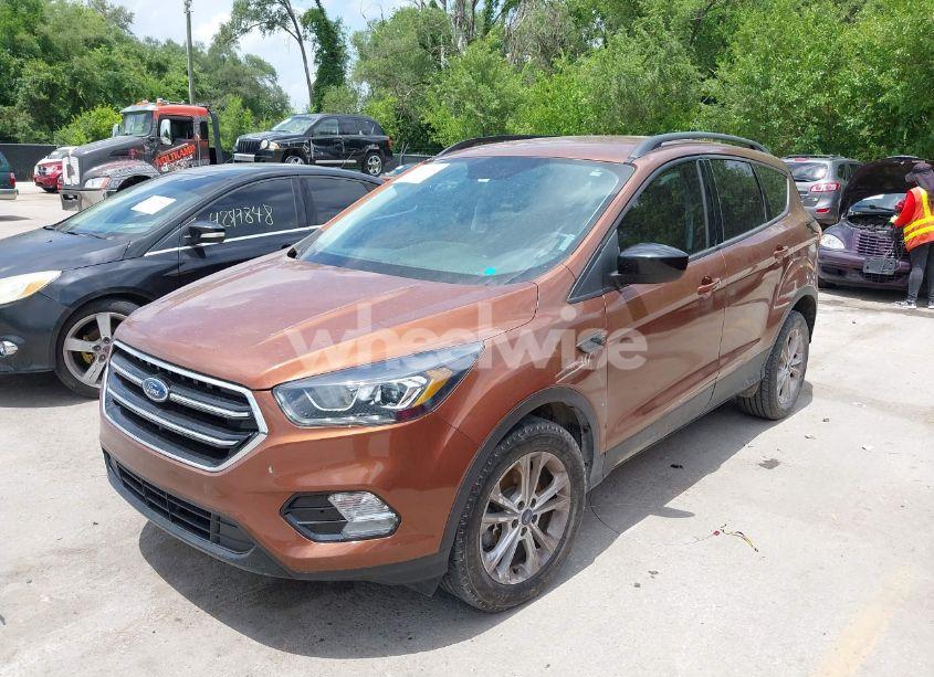 Photo 2 of 2017 Ford Escape SE (VIN 1FMCU9GDXHUD66417)