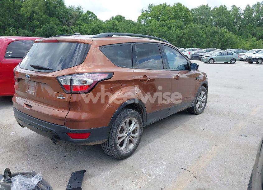 Photo 4 of 2017 Ford Escape SE (VIN 1FMCU9GDXHUD66417)