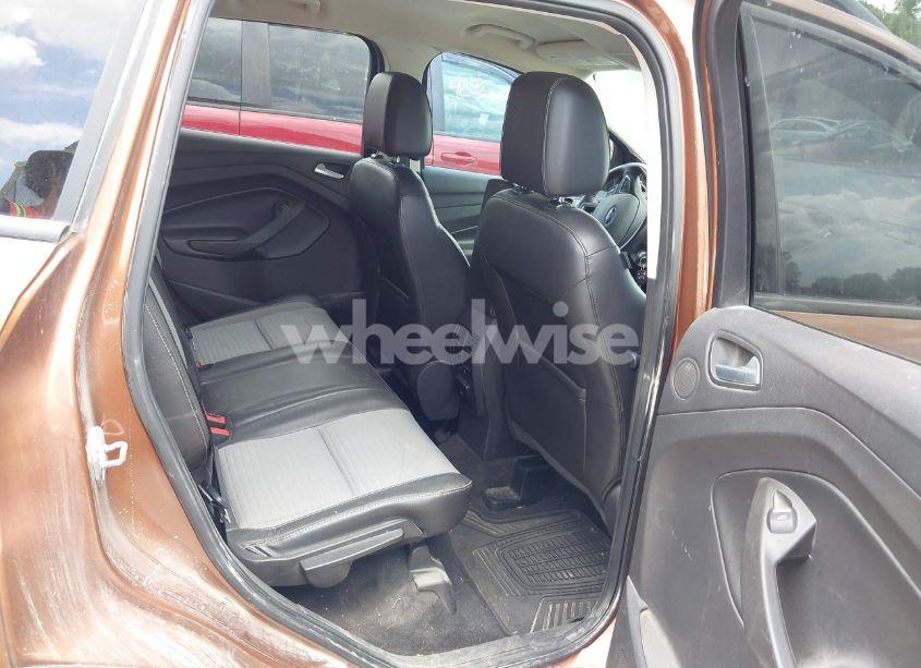 Photo 8 of 2017 Ford Escape SE (VIN 1FMCU9GDXHUD66417)