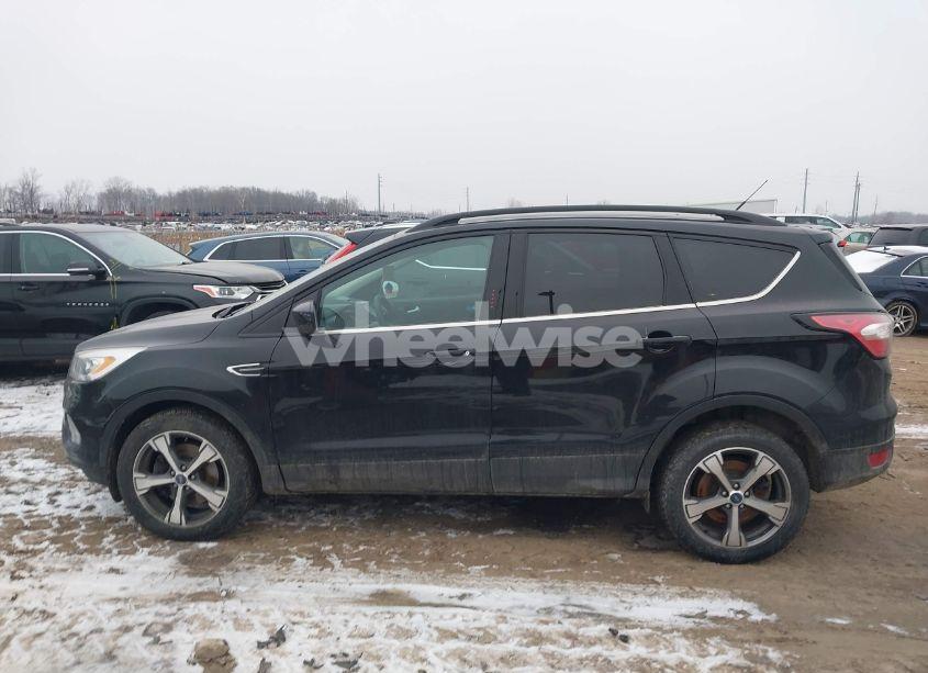 Photo 14 of 2017 Ford Escape SE (VIN 1FMCU9GDXHUD74100)