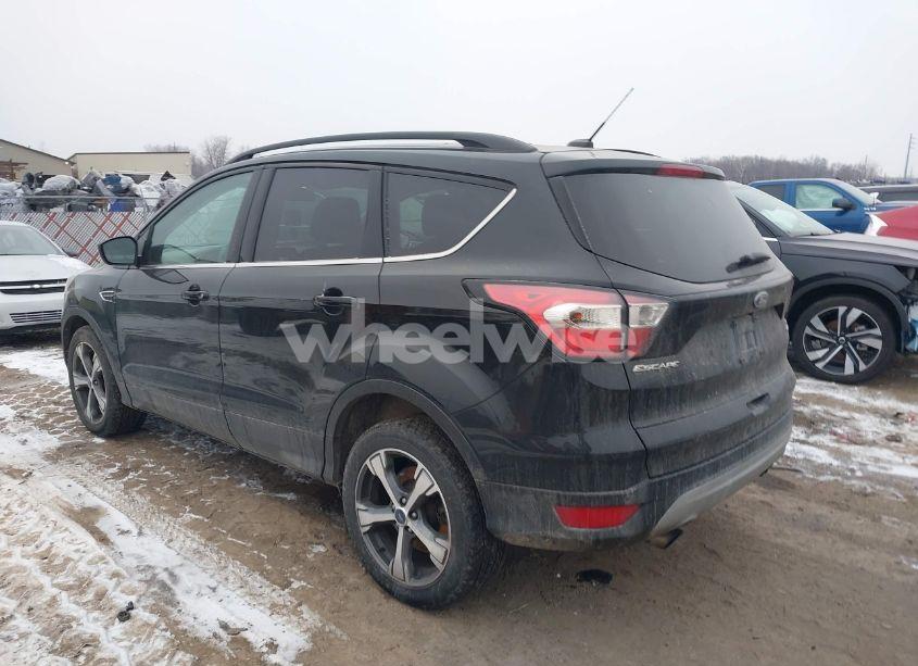 Photo 3 of 2017 Ford Escape SE (VIN 1FMCU9GDXHUD74100)