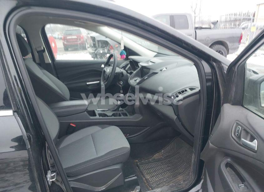 Photo 5 of 2017 Ford Escape SE (VIN 1FMCU9GDXHUD74100)