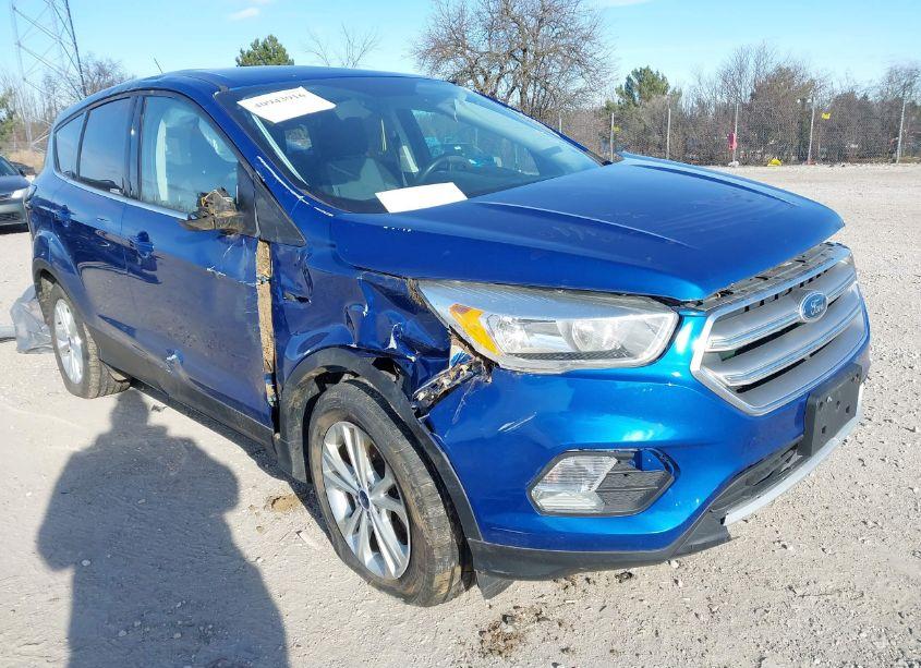 2017 Ford Escape SE (VIN 1FMCU9GDXHUE21416) main photo