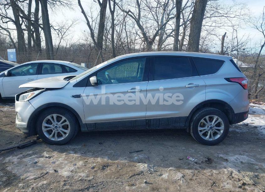 Photo 15 of 2017 Ford Escape SE (VIN 1FMCU9GDXHUE90509)