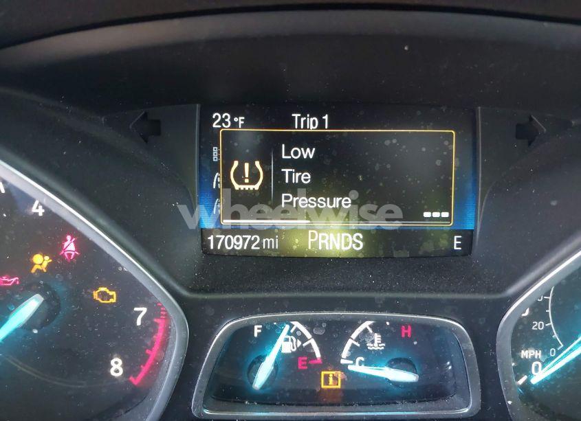 Photo 16 of 2017 Ford Escape SE (VIN 1FMCU9GDXHUE90509)